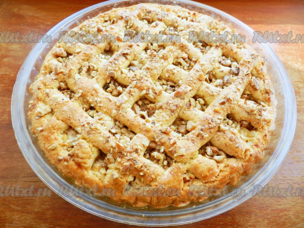 Песочный пирог с яблоками и творогом