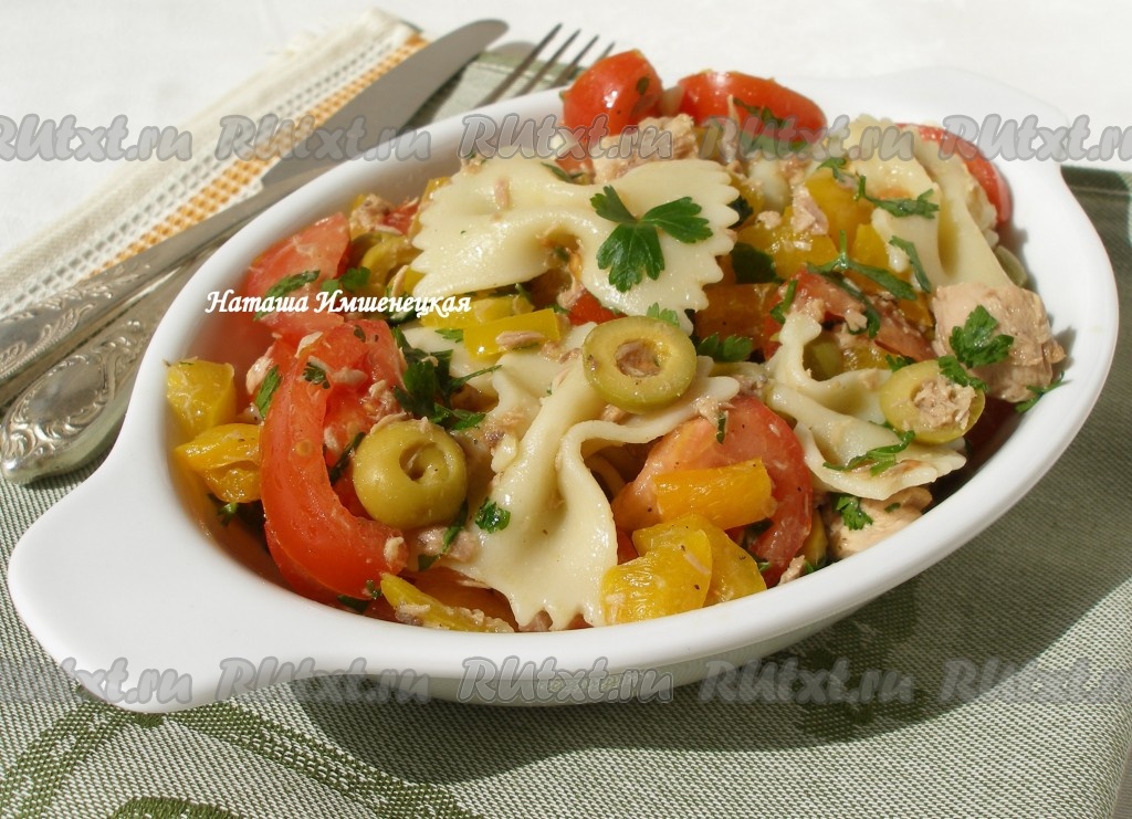 Салат с макаронами, тунцом и помидорами - 10 пошаговых фото в рецепте