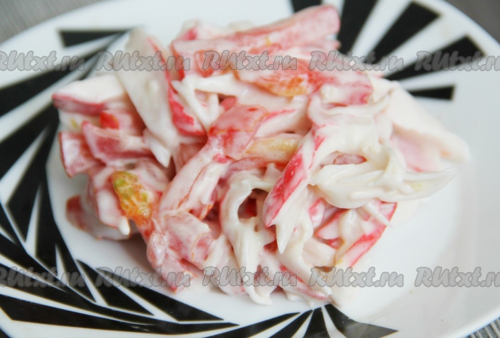 Крабовый салат с колбасой - быстрый рецепт с пошаговыми фото