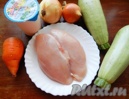 Ингредиенты для приготовления куриного филе с кабачками