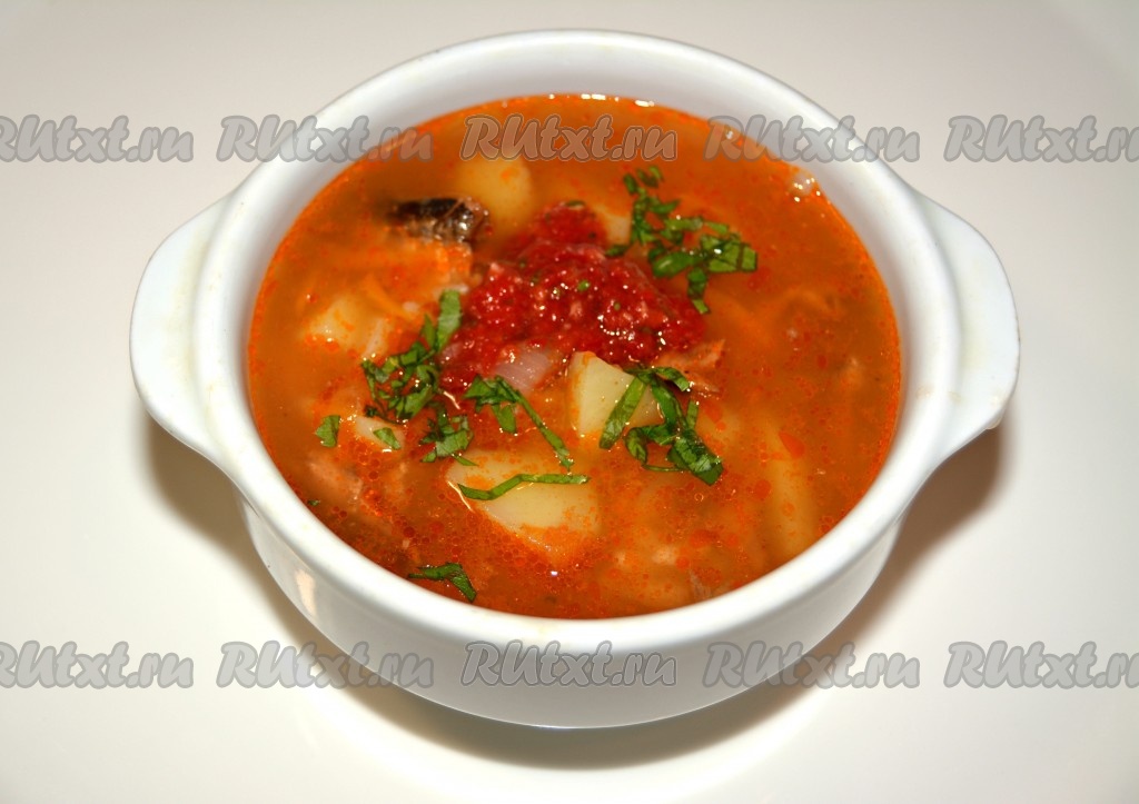 Рецепт: Рыбный суп из кильки в томатном соусе - простенький,но удивительно вкусный!