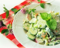Диетический овощной салат с творогом