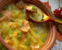 Сырный суп с лососем в мультиварке