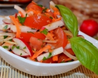 Салат из морковки и редиса