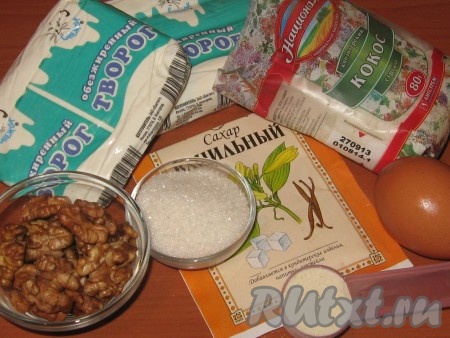 Ингредиенты для приготовления сырников с кокосом и грецкими орехами