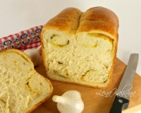 Хлеб с чесноком и сыром