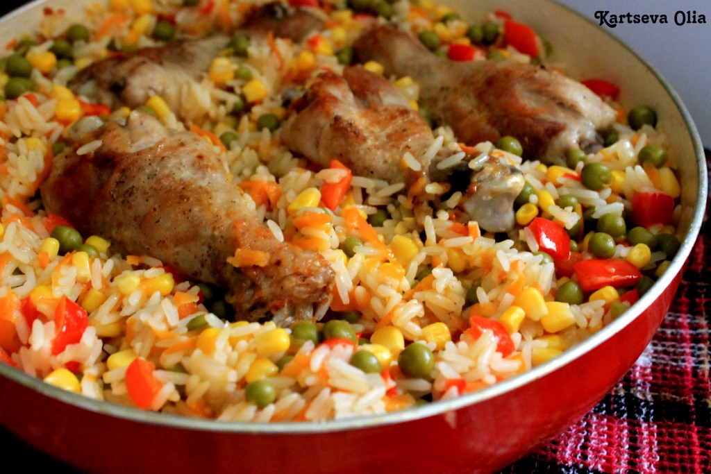 Курица с рисом и кукурузой в духовке — рецепт с фото