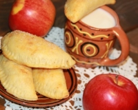 Пирожки с яблоками на сырном тесте