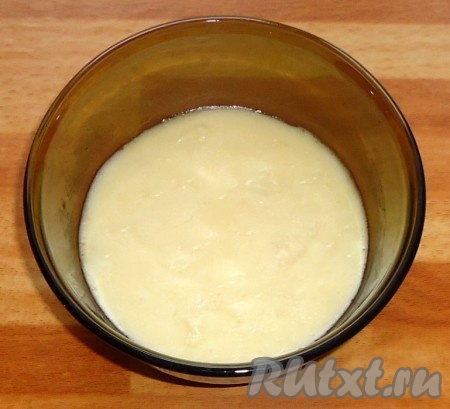 
Для приготовления "подснежников" нужно сыр растопить в микроволновой печи или на водяной бане.