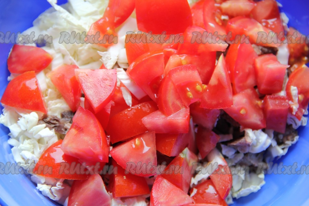 Слоеный салат со свининой, яйцами и овощами - пошаговый рецепт с фото на Готовим дома