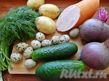 Ингредиенты для приготовления холодного свекольника с колбасой и картошкой.