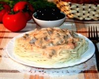 Спагетти с говядиной и грибами в нежном сливочном соусе