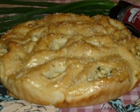 Пирог с брынзой и зеленью из дрожжевого теста