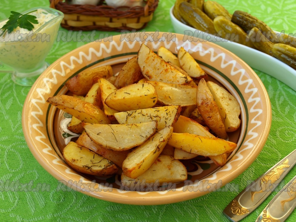 Картофель по-деревенски на сковороде с грибами