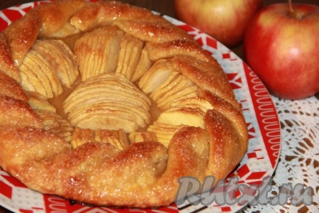 Яблочный пирог на сметане 