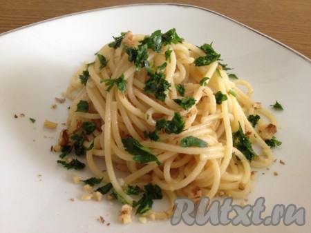 Спагетти с орехами по-неаполитански