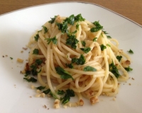 Спагетти с орехами по-неаполитански