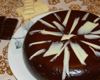 Шоколадный пирог с вишней в мультиварке