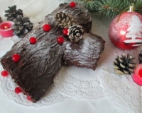 Шоколадно-кофейный рулет "Рождественское полено"