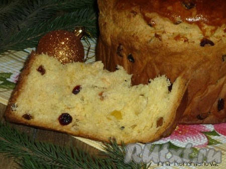 Вкусный, ароматный итальянский рождественский кекс "Панеттоне" готов. 

