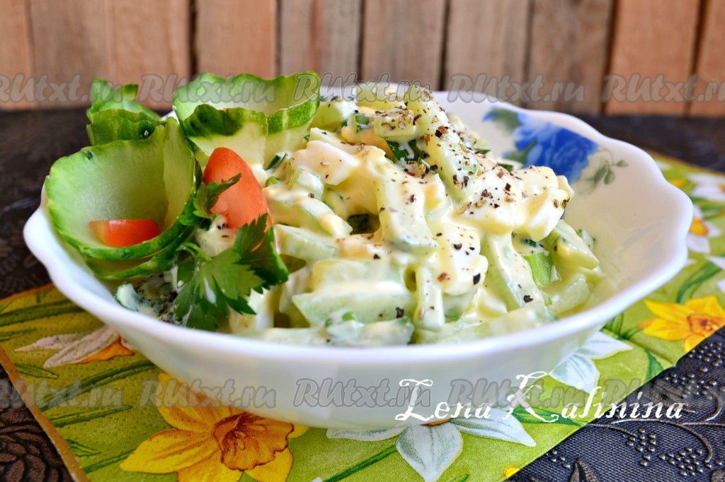 Салат из огурцов, яиц и зелени - 5 пошаговых фото в рецепте