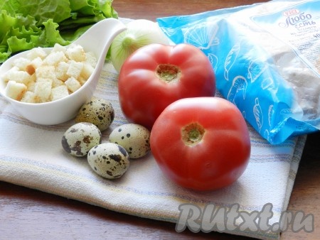 Ингредиенты для приготовления салата с помидорами и морепродуктами