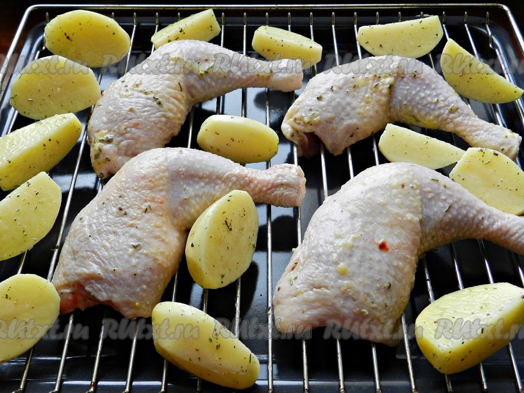Куриные ножки, запеченные в духовке с картошкой - 8 пошаговых фото в .