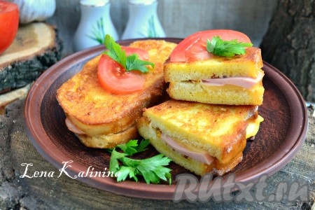 Рецепт горячих бутербродов с колбасой и сыром