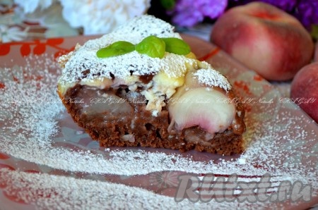 Пирог со свежими персиками на сметане