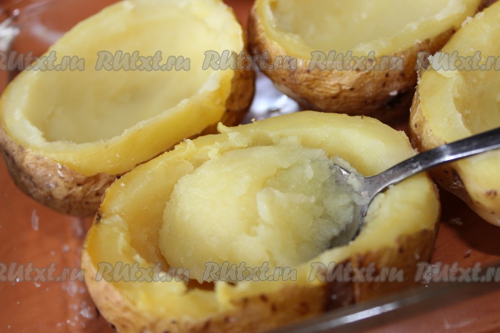 Запеченный картофель в фольге с сыром