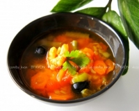 Суп с креветками и рисом