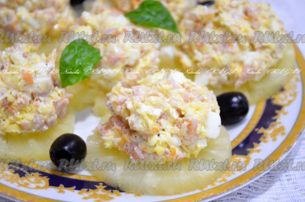 Салат из копченой курицы, ананасов и сыра - 6 пошаговых фото в рецепте