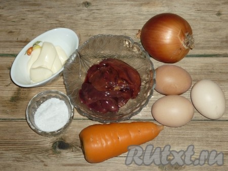 Ингредиенты для приготовления салата с печенью и яичными блинчиками