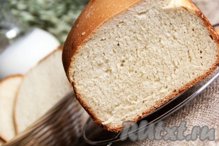 Готовый горчичный хлеб слегка остудить в ведёрке хлебопечки, а затем достать и полностью остудить на решётке. Вот такой красивый хлебушек получается в разрезе.