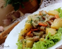 Картошка в духовке с салом и луком