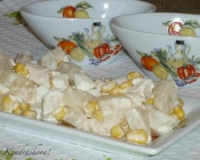 Салат из курицы с ананасами и кукурузой