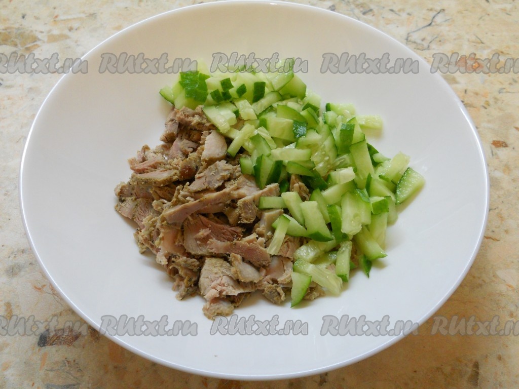 Праздничный салат со свининой и огурцами – вкусный рецепт салата от шеф-повара