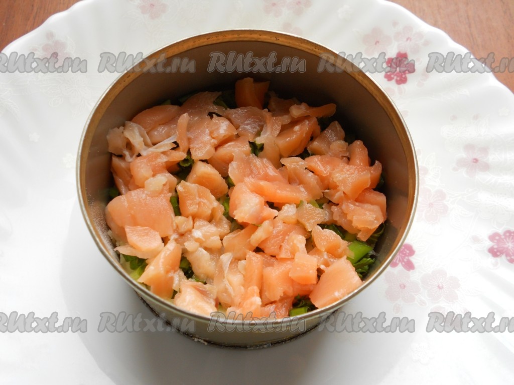 Слоеный салат из семги с сыром - пошаговый рецепт с фото на горыныч45.рф